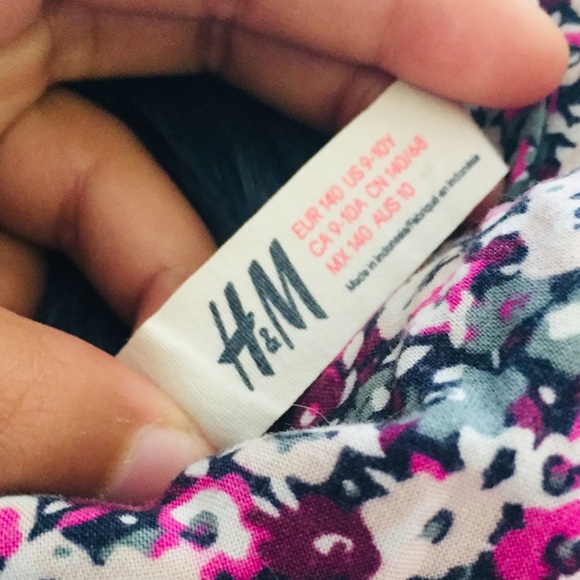 H&M size 9/10 flows floral dress - Picture 2 of 3